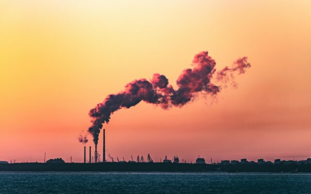 Emissioni globali di CO2 in crescita nel primo semestre 2025